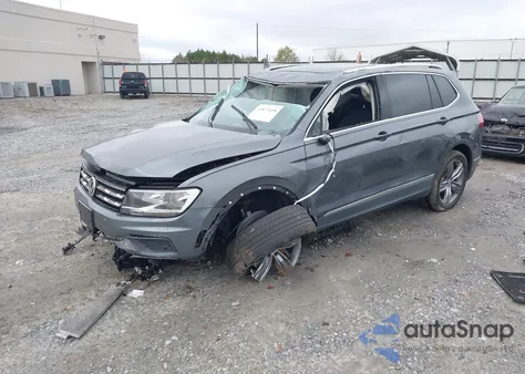 2020 Volkswagen Tiguan 2.0T Se/2.0T Se R-Line Black/2.0T Sel z USA, uszkodzony, nr VIN 3VV2B7AX0LM007573